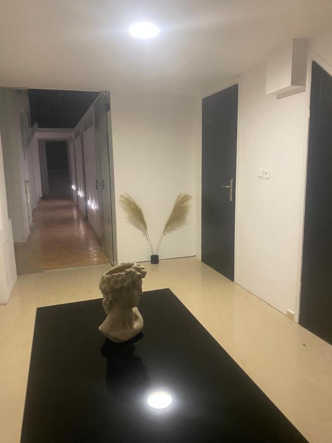Le.Chris Central Dorms Otel Resmo Dış mekan fotoğraf