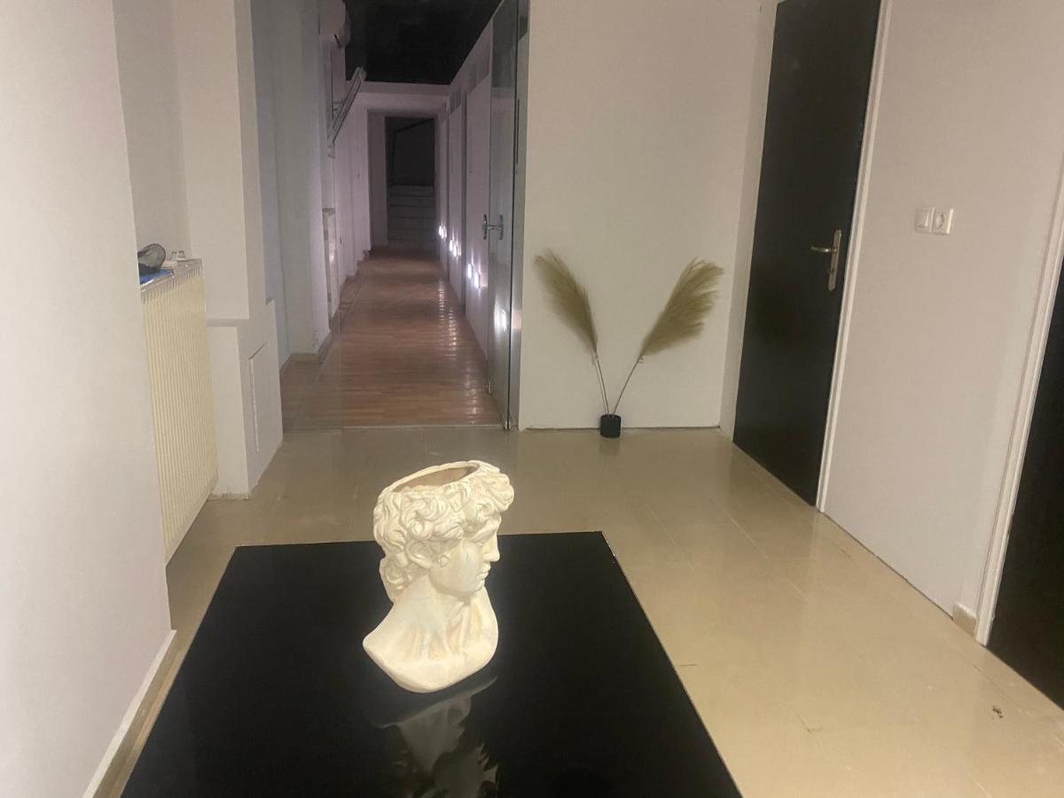 Le.Chris Central Dorms Otel Resmo Dış mekan fotoğraf