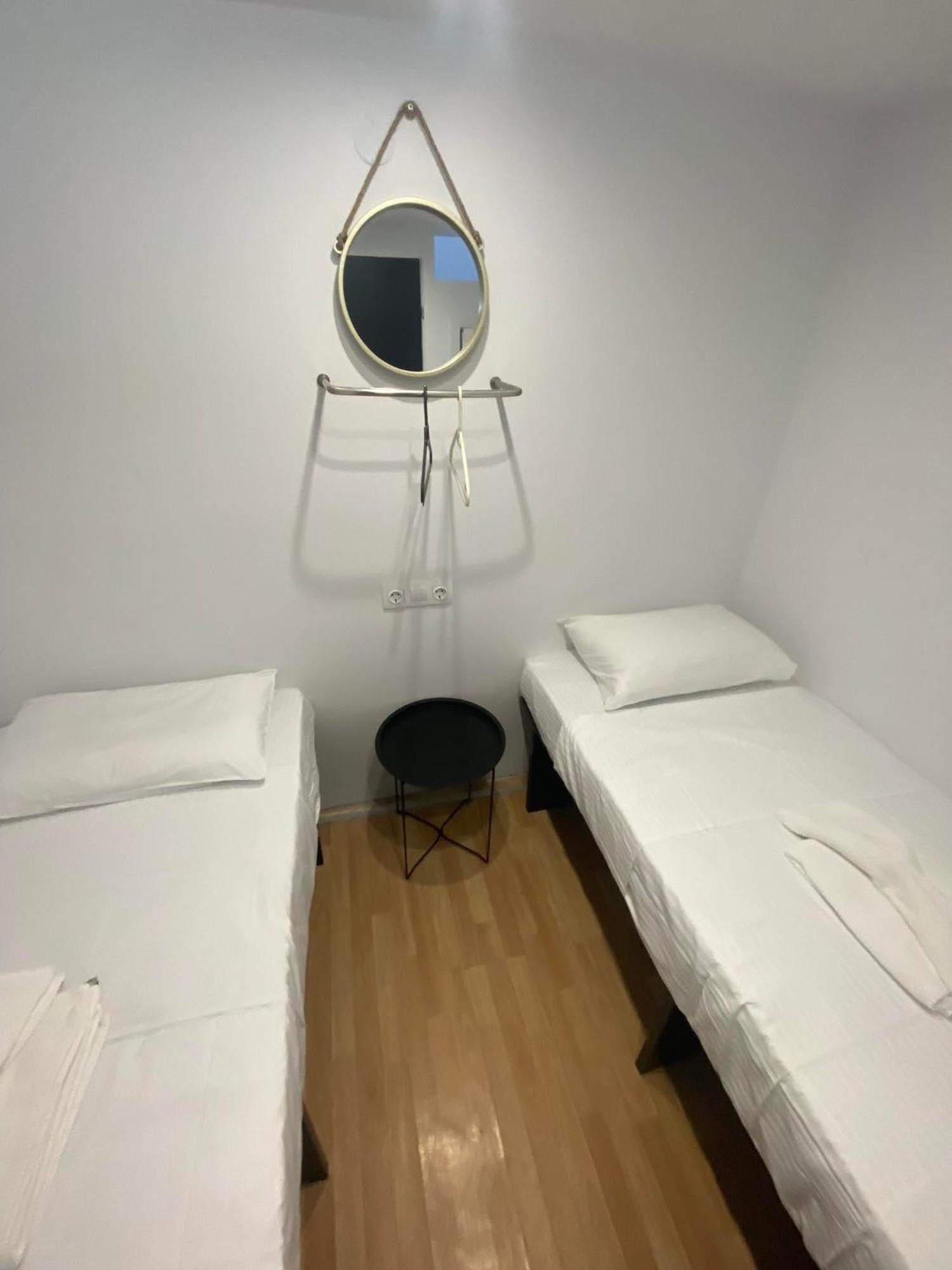 Le.Chris Central Dorms Otel Resmo Dış mekan fotoğraf