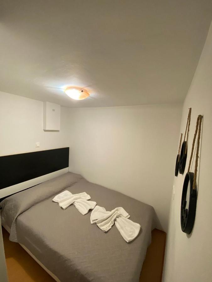 Le.Chris Central Dorms Otel Resmo Dış mekan fotoğraf