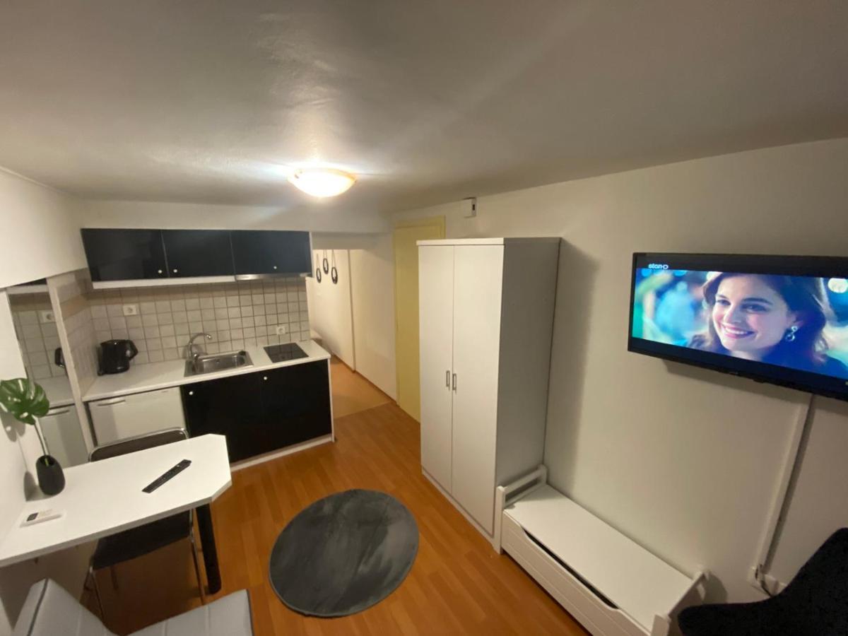 Le.Chris Central Dorms Otel Resmo Dış mekan fotoğraf